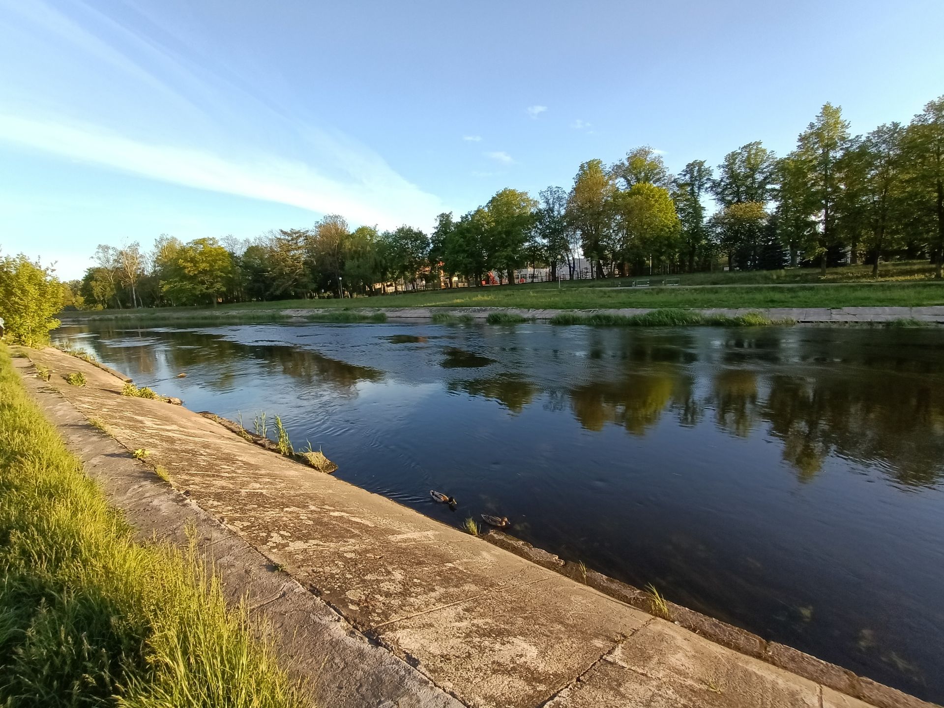 Taniej, ale i bardziej nijako. Test OPPO Reno 3 38