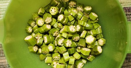 Gotowana mrożona okra (róża chińska) bez dodatku soli, odsączona