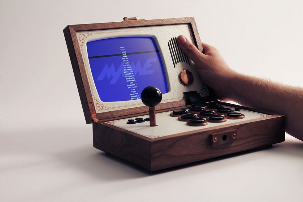 R – K A I D – R: przenośna konsola z drewna. Przepiękne połączenie rękodzieła i nowych technologii