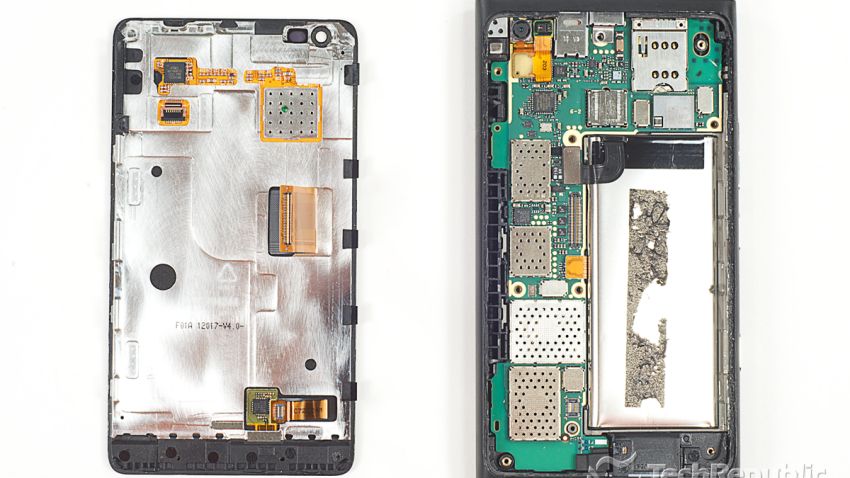 Nokia Lumia 900 rozebrana na części [wideo] 1