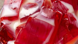 Polskie mamy wciąż podają dzieciom, a w Danii już dawno zakazano. Rujnuje jelita