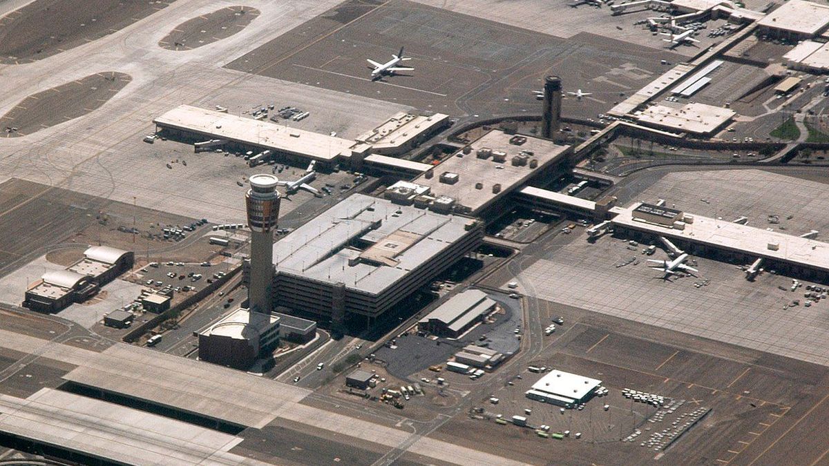 Wieża kontroli lotów Sky Harbor w Phoenix
