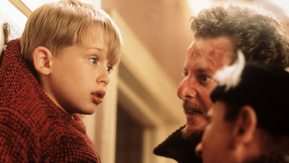 Macaulay Culkin, Daniel Stern i Joe Pesci w filmie "Kevin sam w domu"