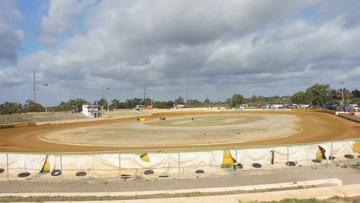 Archiwum prywatne / Stanisław Wrona / Stadion Pinjar Park w Australii