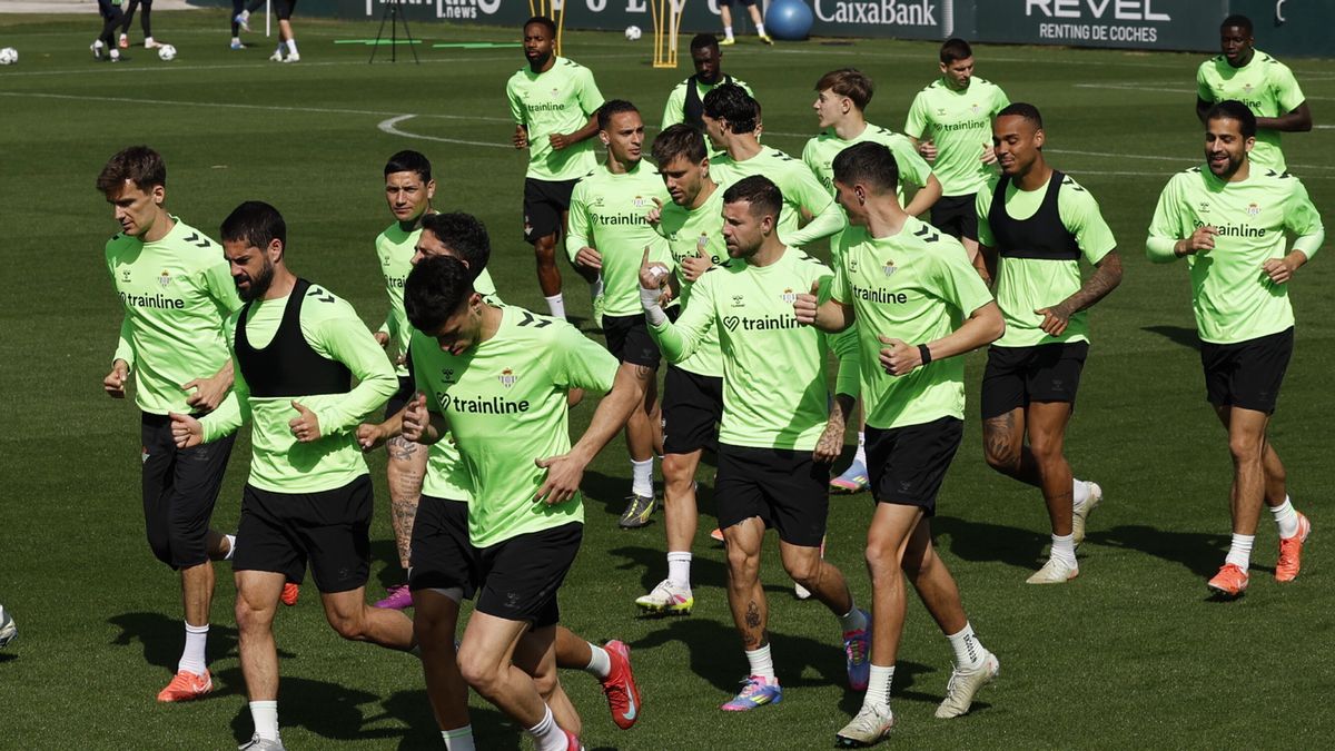 PAP/EPA / Julio Munoz / Piłkarze Realu Betis