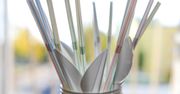 Koniec plastikowych sztućców i słomek. Unia przegłosowała zakaz