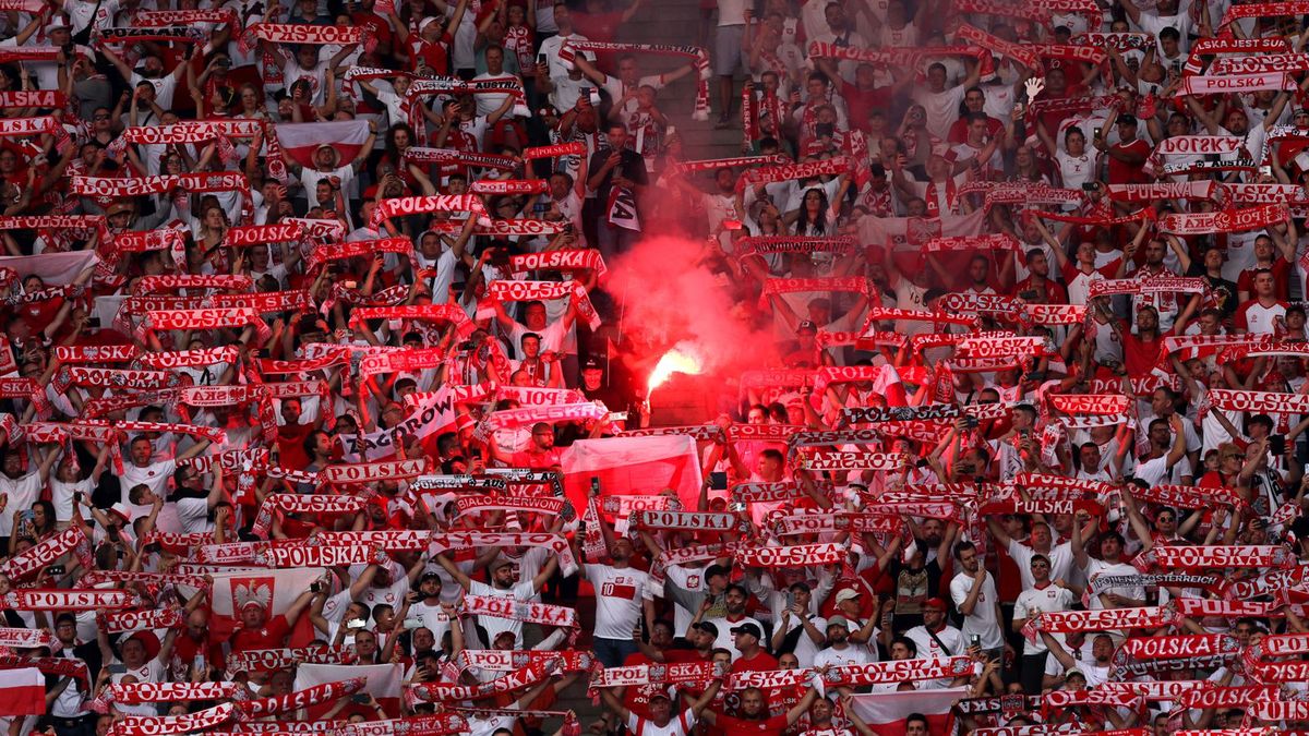 Zdjęcie okładkowe artykułu: Getty Images / Julian Finney / Na zdjęciu: kibice reprezentacji Polski podczas meczu z Austrią