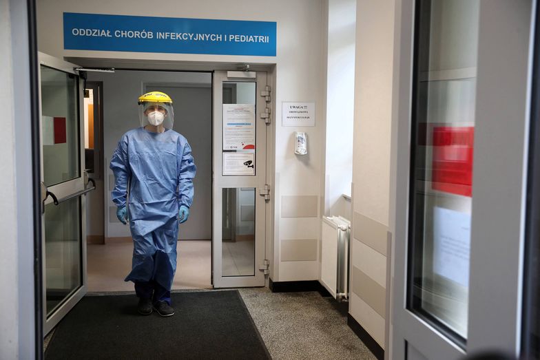 Lekarzom z krakowskiego szpitala odmówiono wypłaty dodatku za pracę "na wyłączność". 