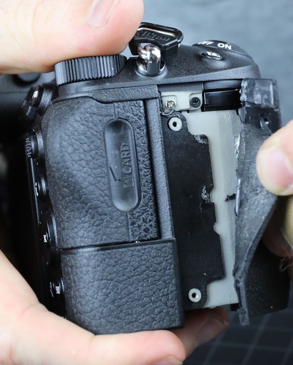 Naga prawda o Nikonie Z7. Fotograf rozłożył go na części 3