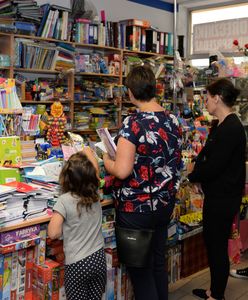 Wyprawka z opóźnieniem. Rodzice boją się pandemii
