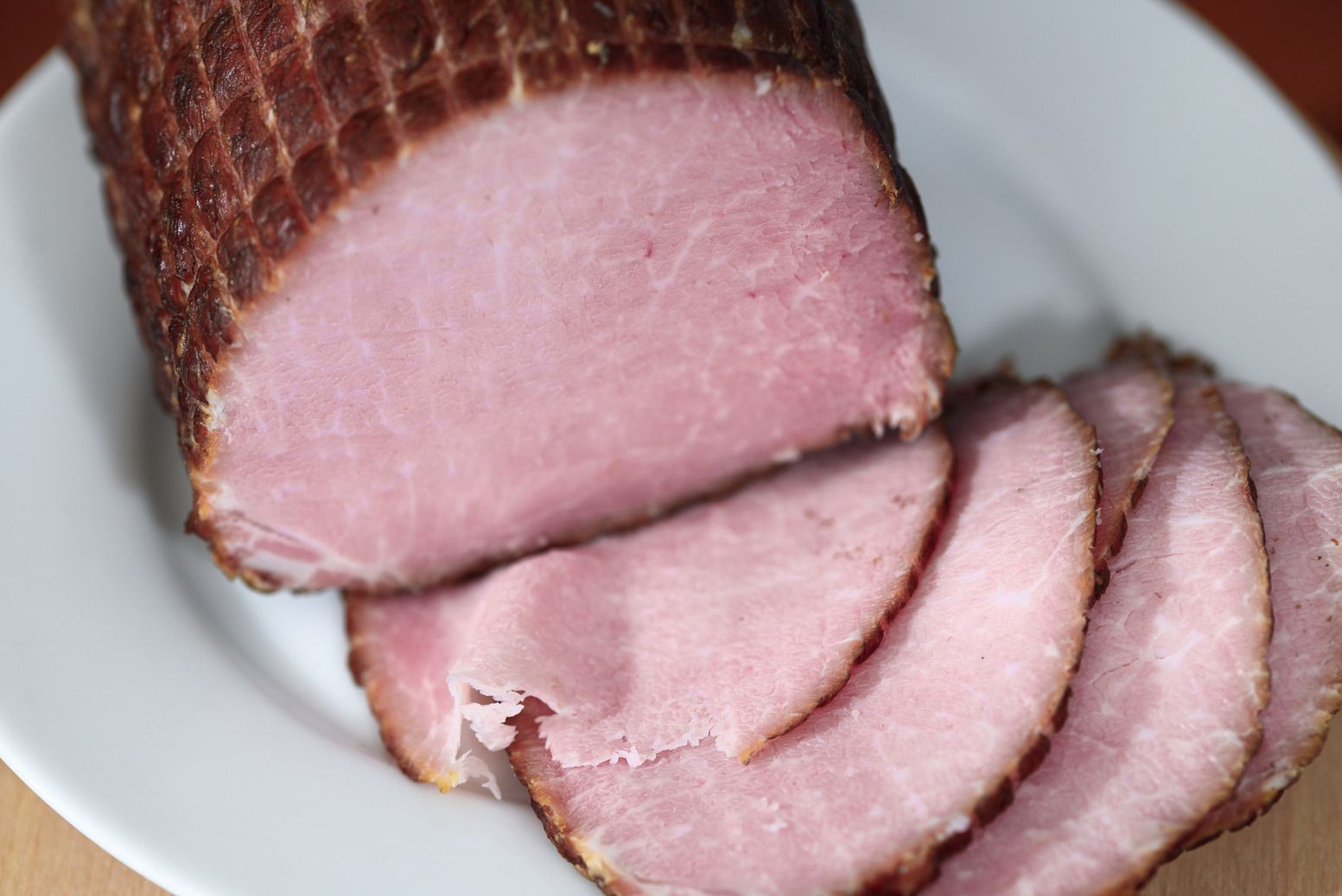 Wędlina wieprzowa na talerzu