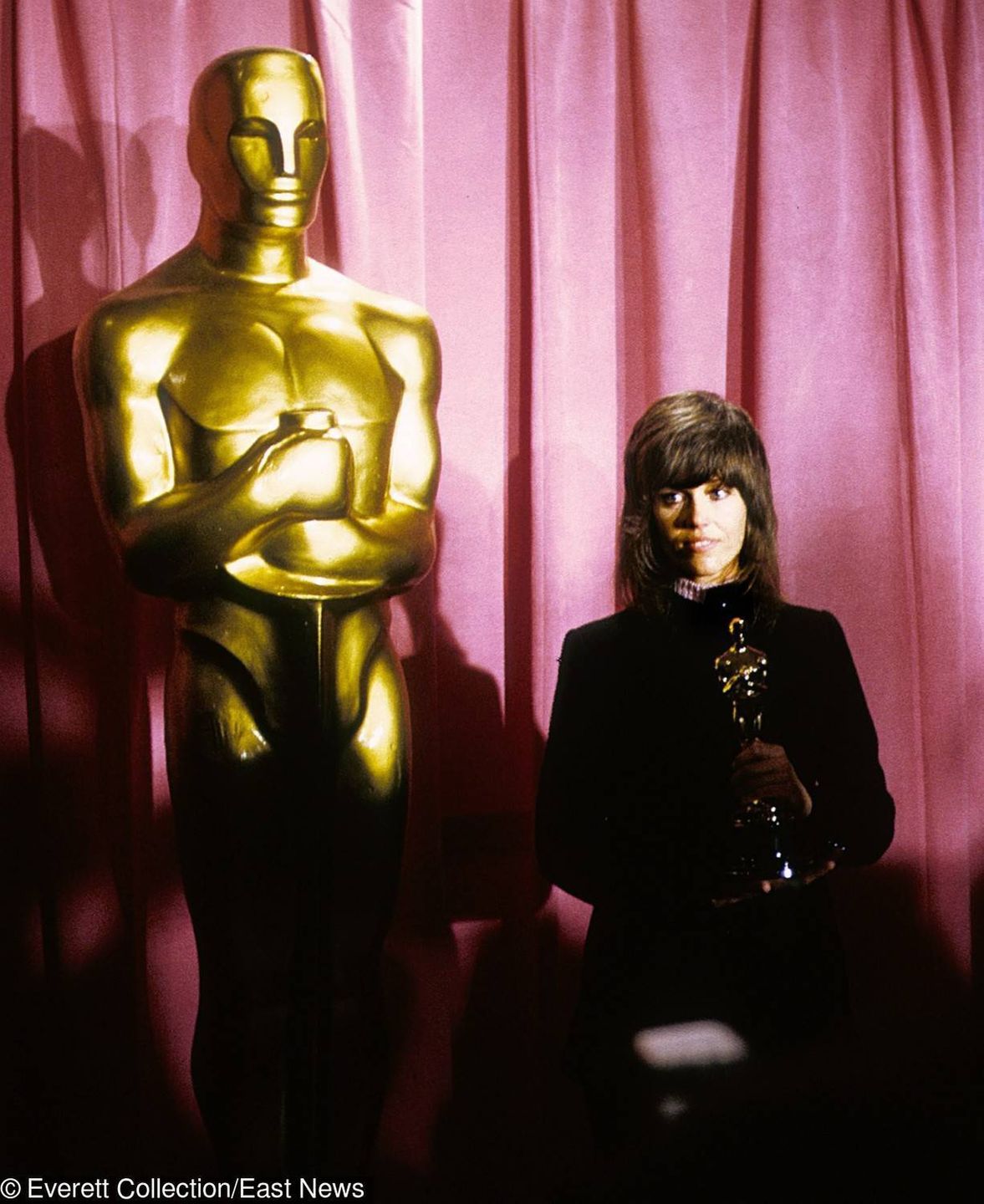 Jane Fonda w kreacji Yves Saint Laurent – Oscary 1972, kreacje wszech czasów