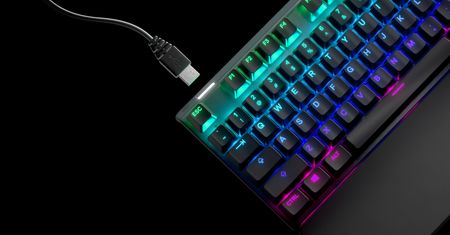 SteelSeries Apex Pro – mechaniczna klawiatura z regulowanymi przełącznikami