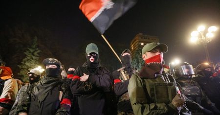 "Rewolucja, rewolucja"! Nacjonaliści pod parlamentem w Kijowie