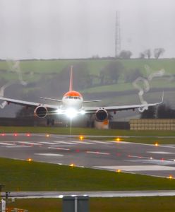 Twarde lądowanie na lotnisku w Bristolu. Piloci zachowali zimną krew