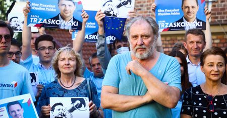 "W świecie, w którym upadły tradycyjne autorytety, mamy do czynienia z pseudoekspertami". Czy agitacja celebrytów ma sens?