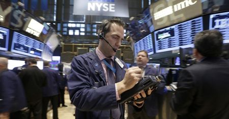 Wall Street w dół. Yahoo traci przez wyprzedaż podstawowego biznesu