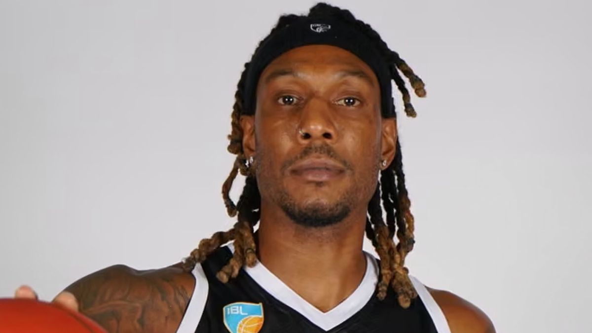 Twitter / Benched / Na zdjęciu: Jarred Shaw