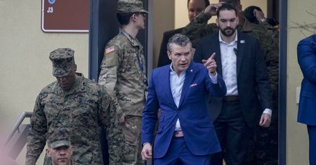 "Dokonamy przeglądu". Szef Pentagonu o wojskach USA w Europie