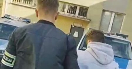 Bandyci skatowali bezdomnego. Policja podała ich wiek. Szok!