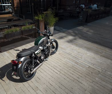 Triumphy z linii Bonneville w 8 wersjach Gold. Mają wyjątkowe ręczne malowania