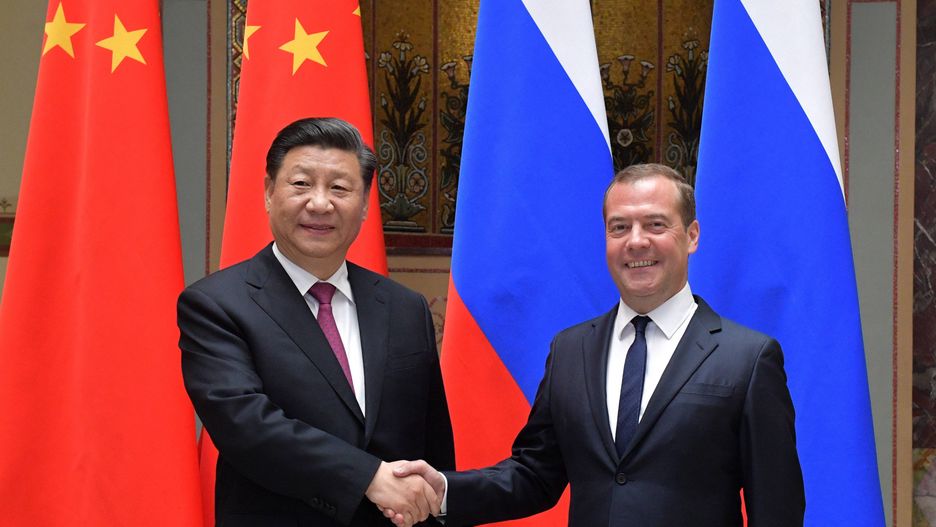 Miedwiediew przyjechał do Chin. Spotkał się z Xi Jinpingiem