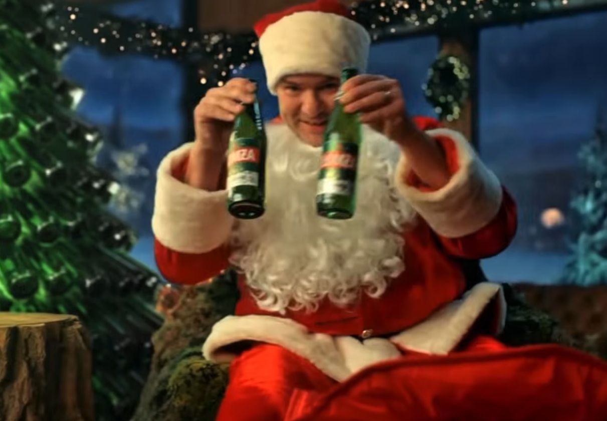 Św. Mikołaj z piwem w prezencie. Prokuratura zdecydowała ws. reklamy