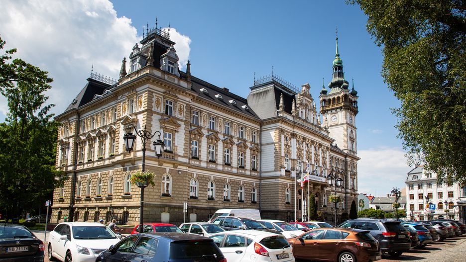 Bielsko-Biała. Wkrótce część urzędników wyprowadzi się z bielskiego ratusza do nowego budynku. 