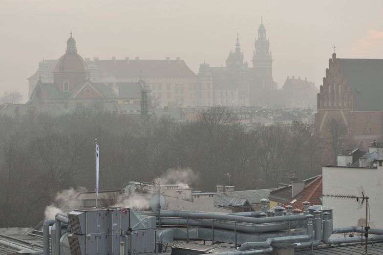 Palenie węglem najgorszej jakości przez lata było główną przyczyną smogu np. w Krakowie. 