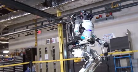 Tak robot robi salto w tył