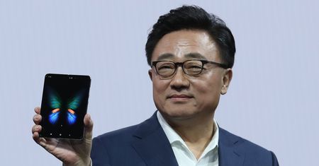 Samsung Galaxy Fold opóźniony. Producent bada problem psujących się wyświetlaczy
