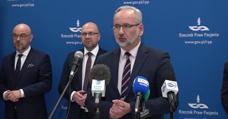 Dla kogo kolejna dawka szczepionki przeciwko COVID-19? Minister zdrowia Adam Niedzielski o rekomendacjach
