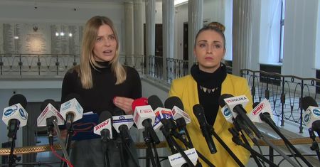 Interwencja posłanek KO ws. wypadku radiowozu z nastolatkami w Dawidach Bankowych