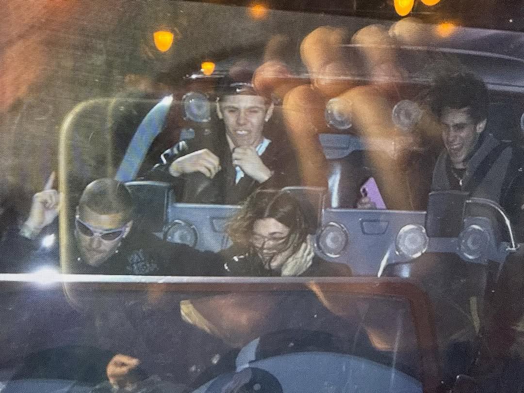 Bieberowie uciszają plotki, bawiąc się w Disneylandzie