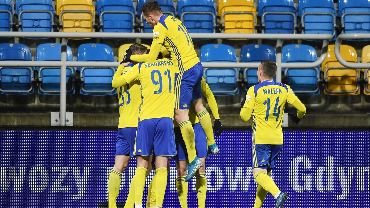 PAP / Marcin Gadomski / Na zdjęciu: piłkarze Arki Gdynia