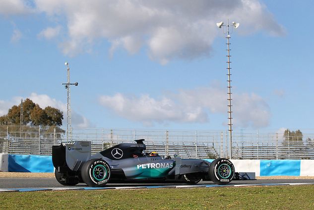 Mercedes po raz pierwszy uzyskał najlepszy czas dnia w Bahrajnie