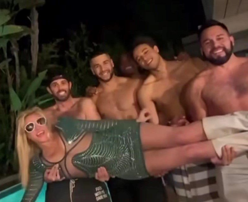 Britney Spears imprezuje po rozstaniu. Co tam się działo!