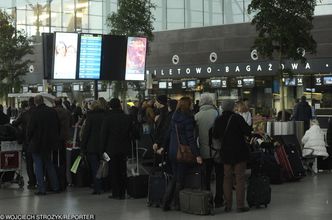 Rząd chce wzmocnić prawa pasażerów lotów. Nawet 100 tys. zł kary dla przewoźnika