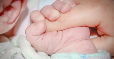 32-latka z dzieckiem w przychodni. Lekarz wezwał policję