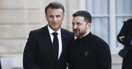 Macron o żądaniach Kremla. "Potrzebujemy nowych pakietów sankcji"