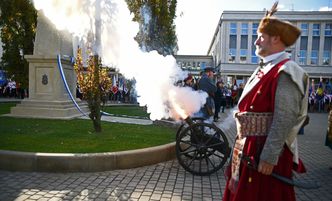 12 listopada to "miła niespodzianka". Zapytaliśmy Polaków, co myślą o dniach wolnych