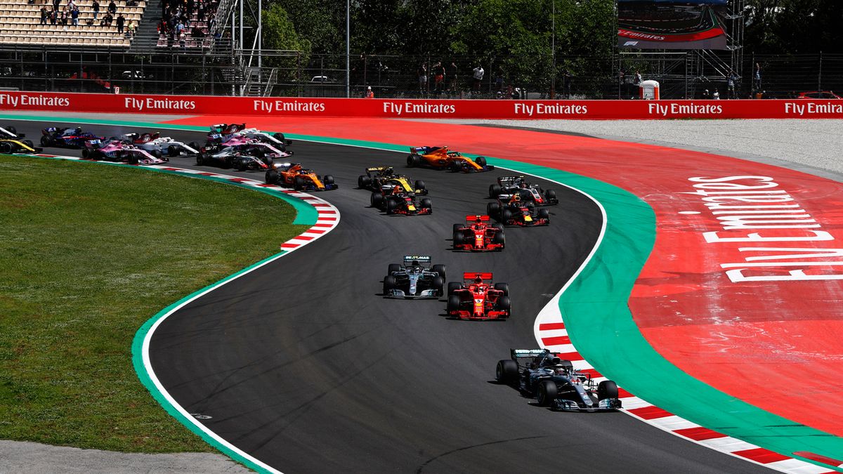 Materiały prasowe / Pirelli Media / Na zdjęciu: start do wyścigu F1