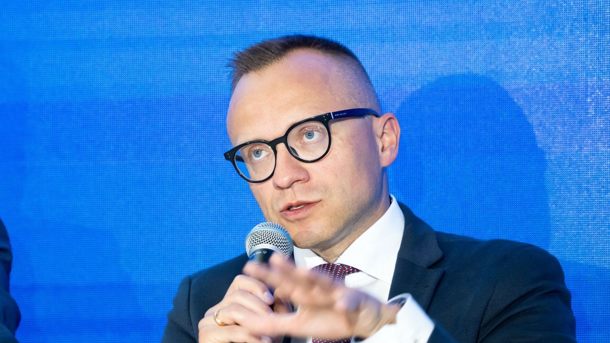 Wiceminister finansów Artur Soboń