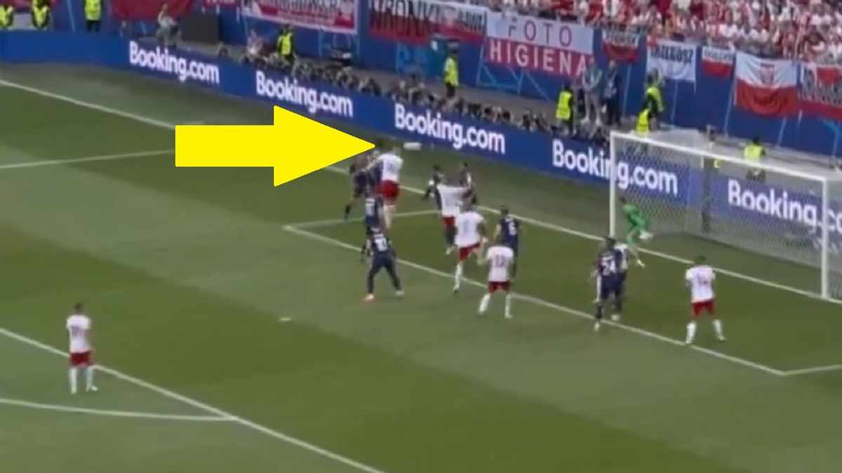 Twitter / Screen / TVP Sport / Na zdjęciu: Adam Buksa strzelił pierwszego gola w meczu Polska - Holandia