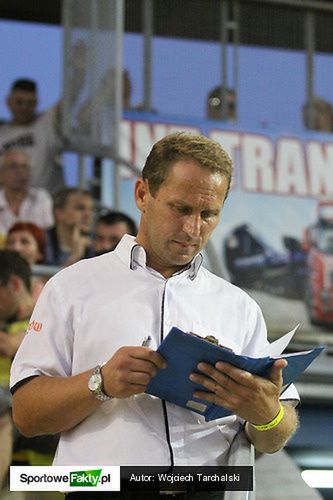 Trener Piotr Paluch nie mniej uważnie obserwuje postępy swoich zawodników podczas zgrupowania w Karpaczu