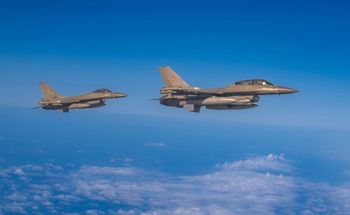 Naruszona przestrzeń kraju NATO. F-16 strąciły dwa drony