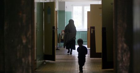 Afgańskie dzieci zatruły się grzybami. Andrusiewicz: Dementuję informację o śmierci chłopca