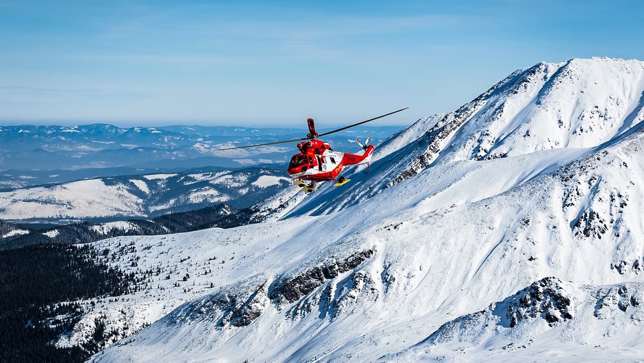 Helikopter TOPR nad Kasprowym Wierchem (zdjęcie ilustracyjne)