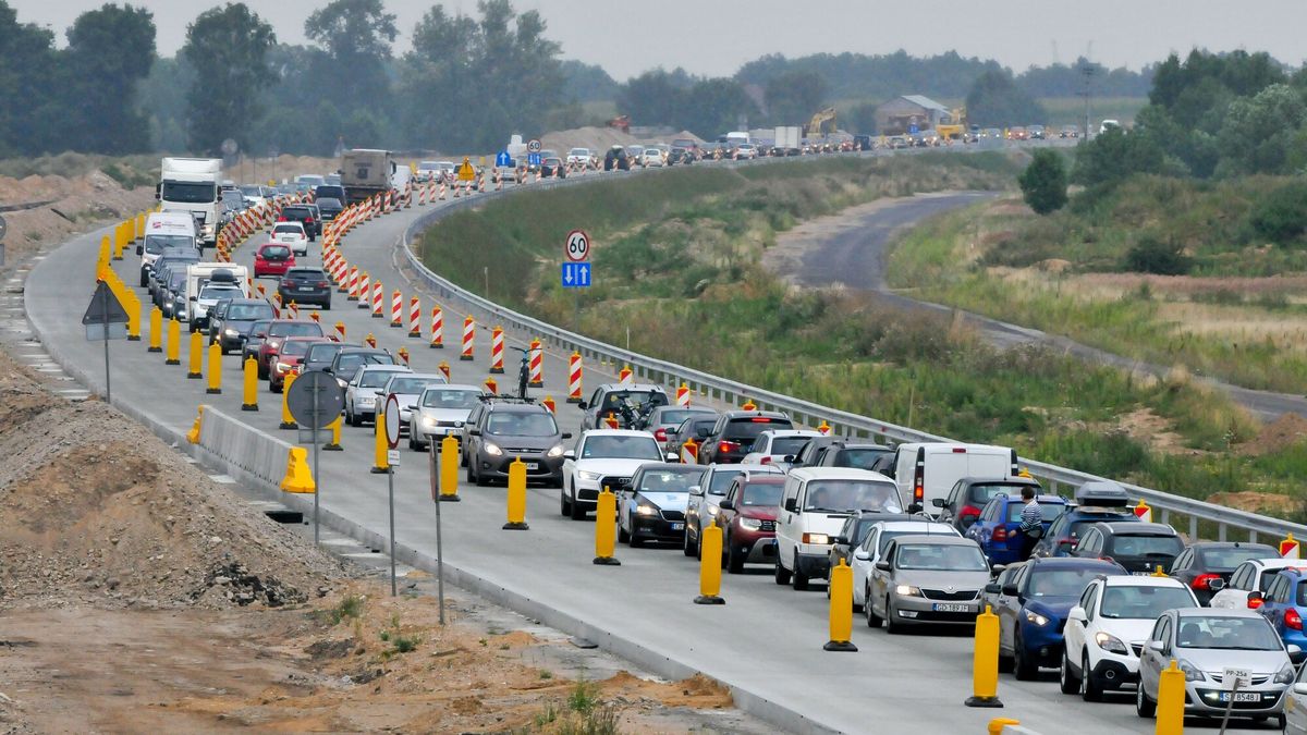 W 2022 ponad tysiąc kilometrów dróg bezie budowanych lub remontowanych 