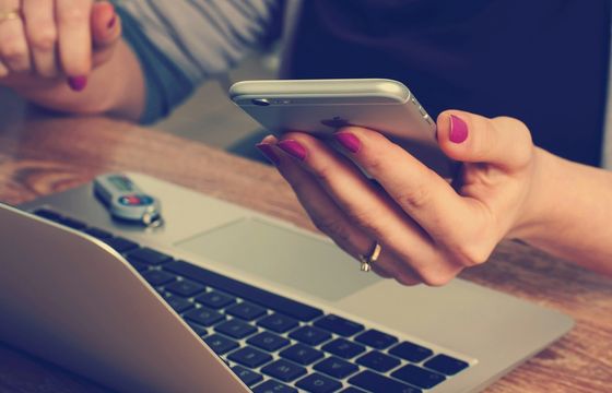 WhatsApp przed serwisami Polsatu i Interii, Temu dalej w dół. Oto wyniki w polskim internecie